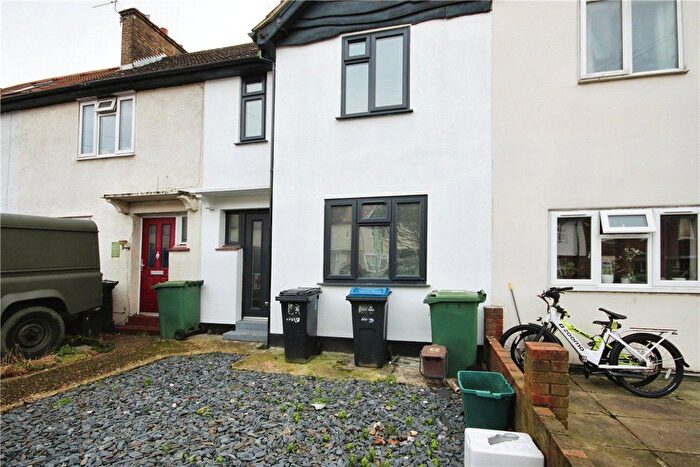 4 Bedroom Terraced House To Rent In Hawkes Road, Mitcham, CR4