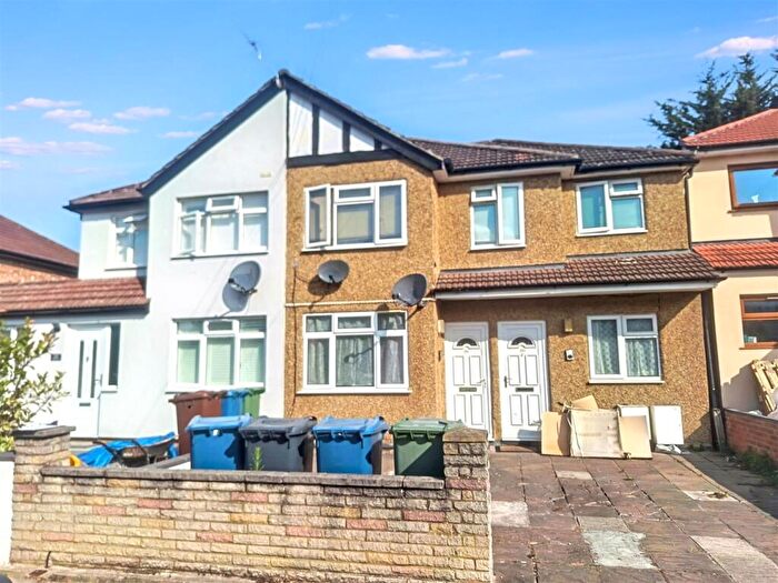 3 Bedroom Apartment For Sale In Weald Lane, Harrow, HA3