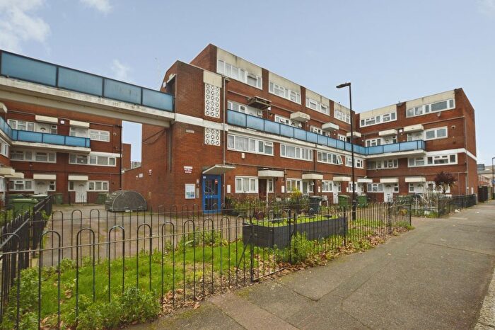 2 Bedroom Flat For Sale In Russell Road, Canning Town, E16