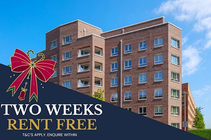 3 Bedroom Flat To Rent In Brocklebank Mansions, Fielders Crescent, Barking, IG11