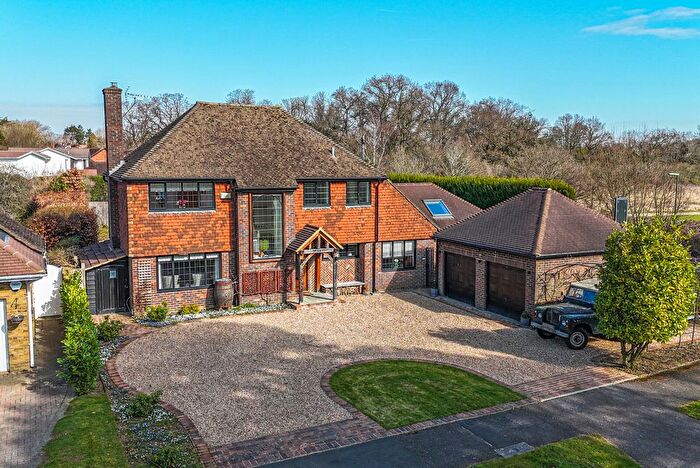 4 Bedroom Detached House For Sale In Thorley Gardens, Pyrford, GU22