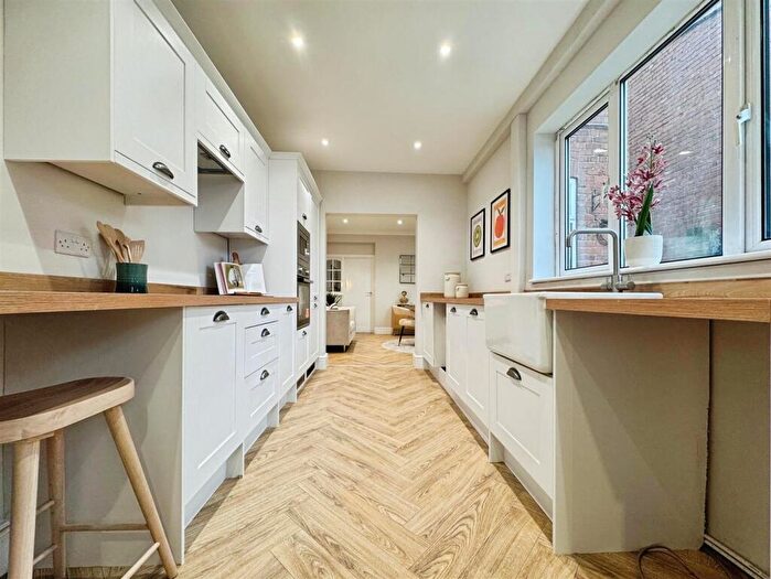 4 Bedroom Semi Detached House For Sale In Station Road, Kiveton Park, Sheffield, S26