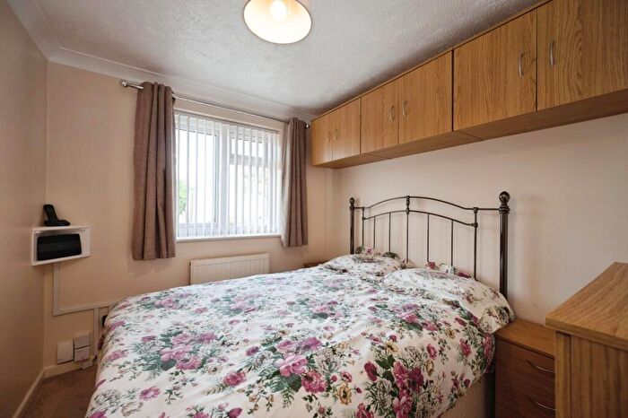 2 Bedroom Bungalow For Sale In Wheatlands Avenue, Hayling Island, Hampshire, PO11