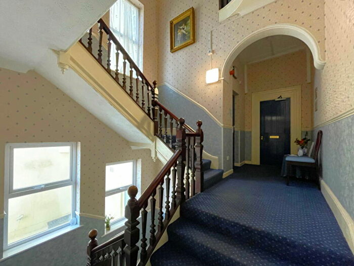 2 Bedroom Flat For Sale In South Parade, Southsea, Hampshire, PO4