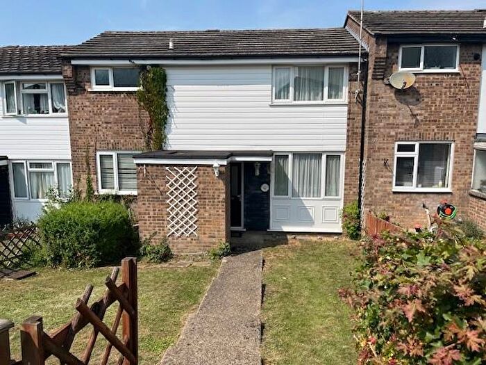 3 Bedroom Terraced House For Sale In Brambledown, Hartley, DA3