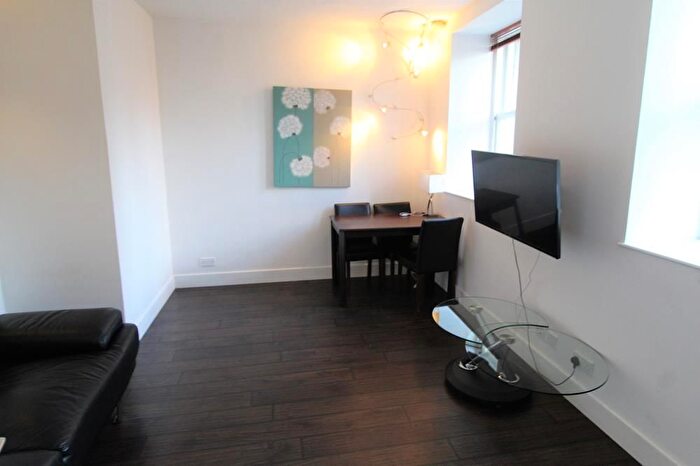 1 Bedroom Flat To Rent In Crown Street, First Floor, AB11