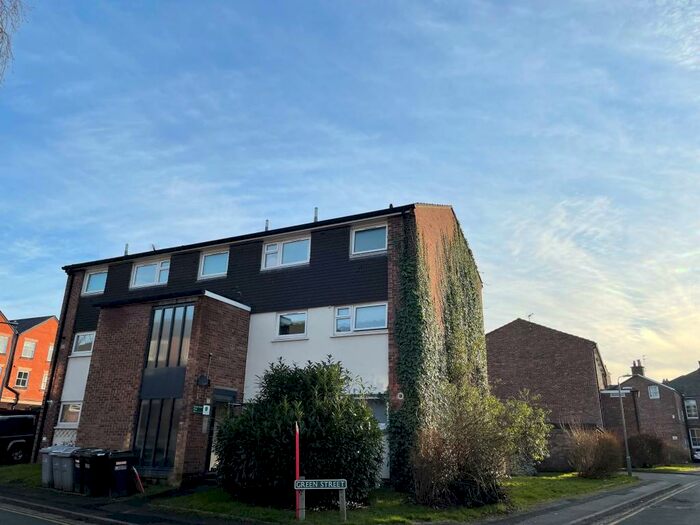 2 Bedroom Flat To Rent In Green Street, Alderley Edge, SK9
