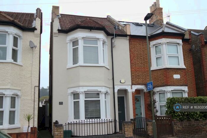 4 Bedroom Semi-Detached House To Rent In Ridley Road, Bromley, BR2