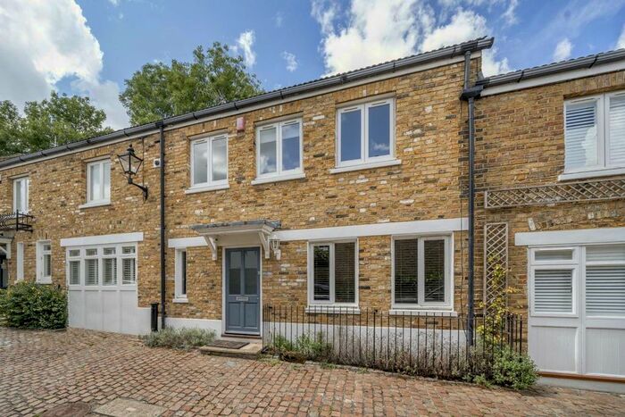 2 Bedroom Property To Rent In Preston Place, Richmond, TW10