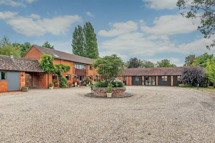3 Bedroom Barn Conversion To Rent In Great Pinely Barns, Claverdon, Warwick, CV35