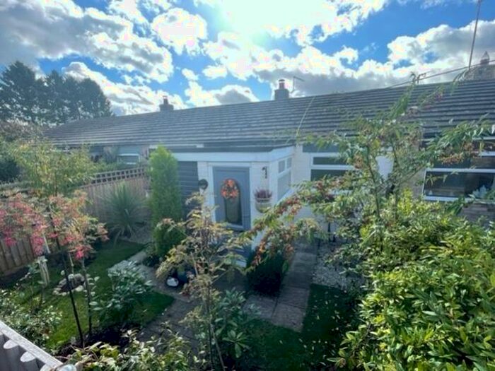 1 Bedroom Bungalow For Sale In Simons Way, Shalstone, MK18