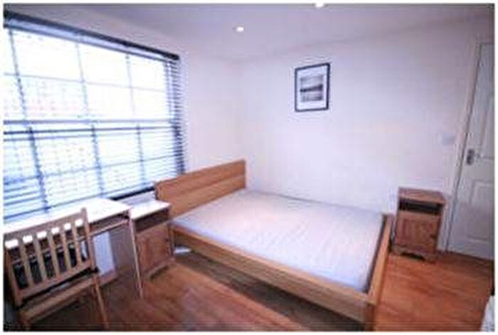 Studio To Rent In Offord Road, London, N1