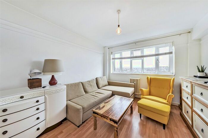 1 Bedroom Flat To Rent In Sandhurst Court, Acre Lane, London, SW2