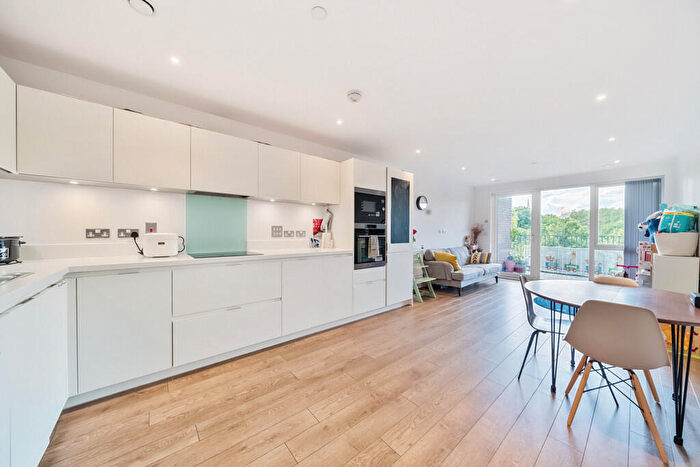 2 Bedroom Apartment For Sale In Creekside, London, SE8