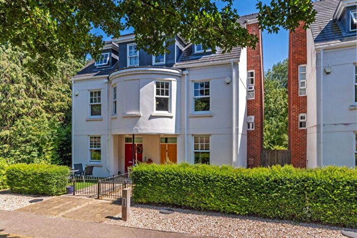 4 Bedroom Semi-Detached House For Sale In Church Green Close, Kings Worthy, SO23