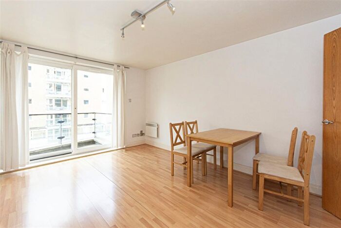 1 Bedroom Flat To Rent In Smugglers Way, London, SW18