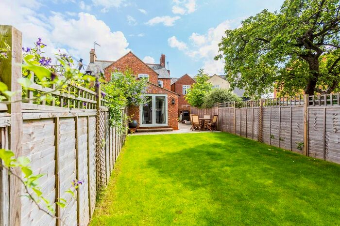 3 Bedroom Cottage For Sale In Upper Street, Tingewick, Buckingham, MK18