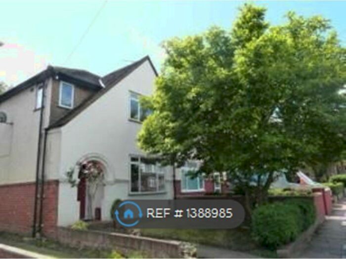 3 Bedroom Semi-Detached House To Rent In Heath Road, Hounslow, TW3