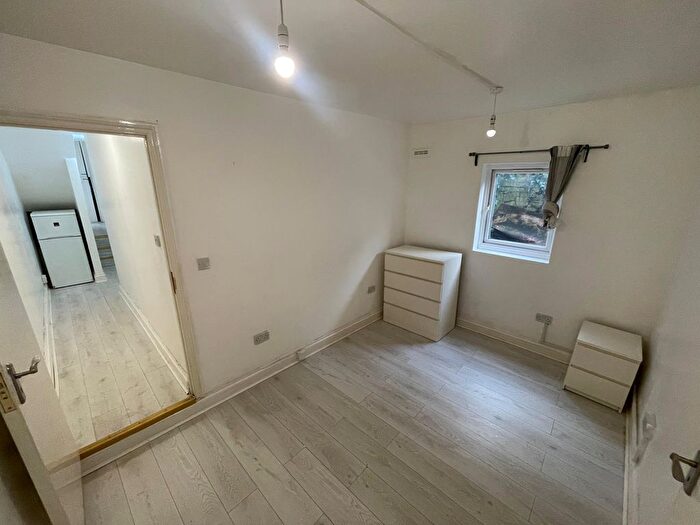 1 Bedroom Flat To Rent In High Street, London, SE25