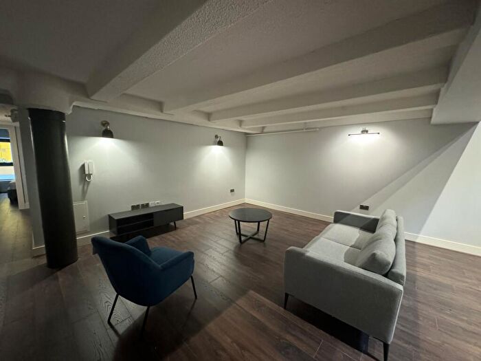 2 Bedroom Apartment To Rent In Tobacco Warehouse, L3