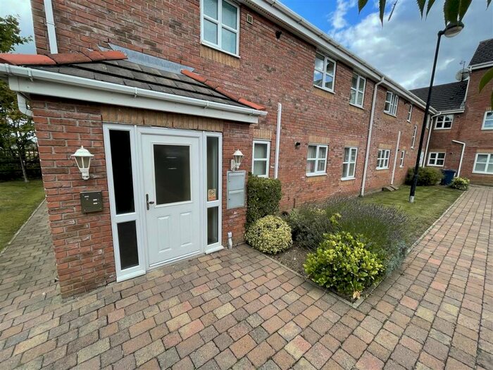 2 Bedroom Apartment To Rent In Delph Drive, Burscough, L40