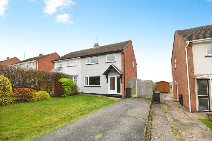 3 Bedroom Semi Detached House For Sale In Dorewards Avenue, Braintree, CM7