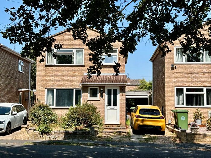 3 Bedroom Detached House For Sale In Apple Tree Close, Yaxley, Peterborough, PE7