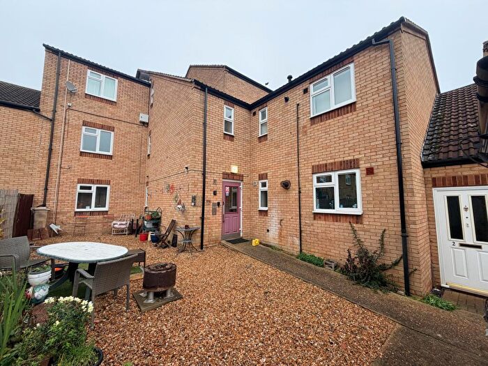 1 Bedroom Apartment For Sale In Redmoor Close, St. Ives, PE27