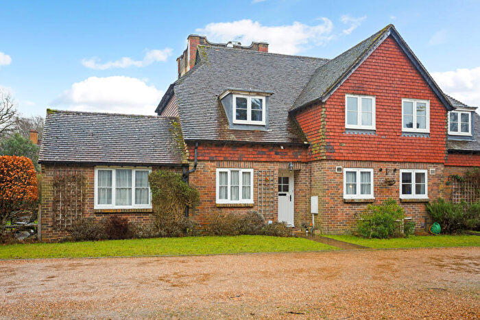 3 Bedroom Semi-Detached House For Sale In Forest Road, Colgate, RH12