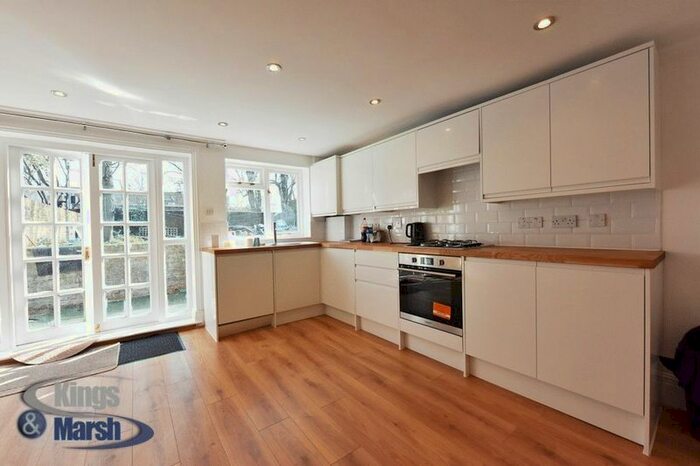 3 Bedroom Flat To Rent In York Grove, Peckham, London, SE15