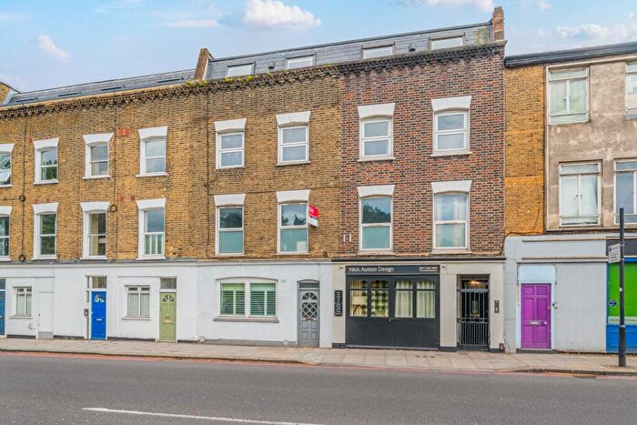 3 Bedroom Flat For Sale In Battersea Rise, London, SW11