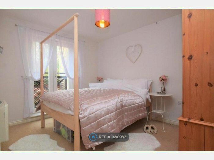 2 Bedroom Flat To Rent In Colchester, Colchester, CO4