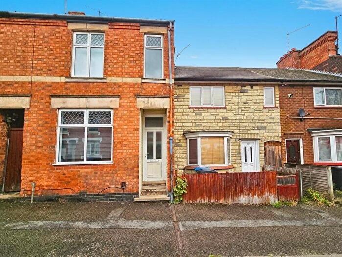 2 Bedroom Terraced House To Rent In Russell Street, Kettering, NN16