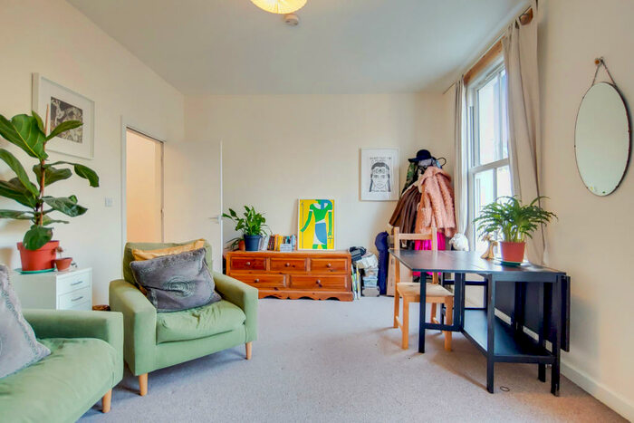 2 Bedroom Flat To Rent In Dale Road, Kentish Town, NW5