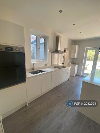 5 Bedroom Terraced House To Rent In Huxley Road, London, E10