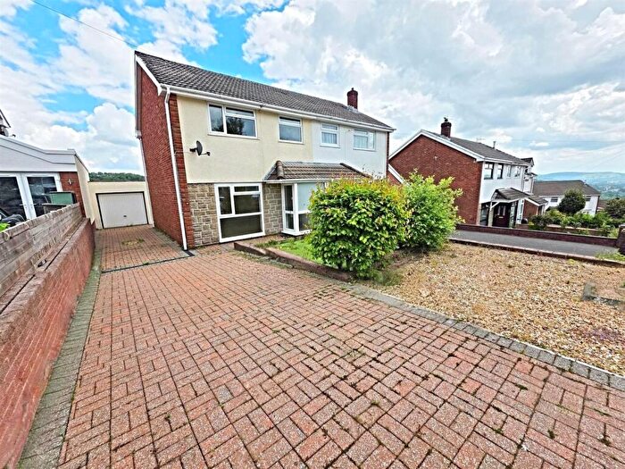 3 Bedroom Semi-Detached House For Sale In Lan Close, Graigwen, Pontypridd, CF37