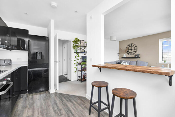 2 Bedroom Apartment For Sale In Woods Road, Chichester, PO19