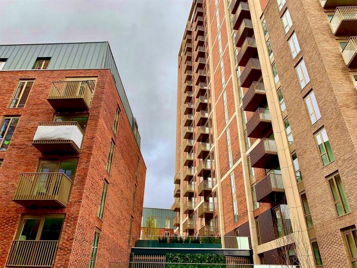 1 Bedroom Apartment To Rent In Local Crescent, Salford, M5