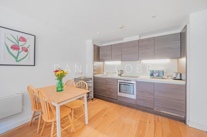 2 Bedroom Flat For Sale In Crampton Street, London, SE17