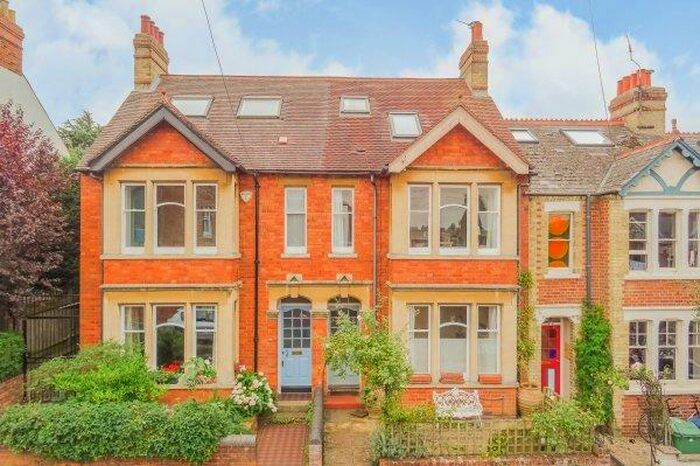 2 Bedroom House To Rent In Bedford Street, OX4