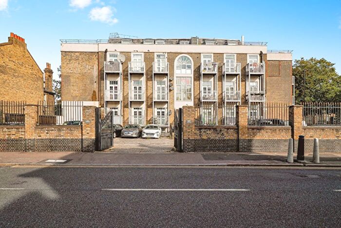 2 Bedroom Flat For Sale In Upton Lane, London, E7