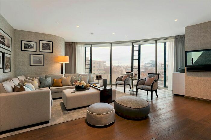 2 Bedroom Flat To Rent In Blackfriars Road, London, SE1