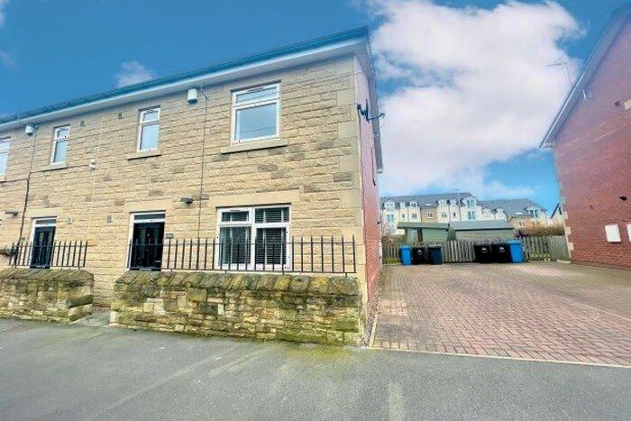 3 Bedroom Semi-Detached House To Rent In Hall Road, Sheffield, S13