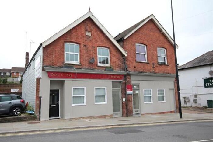 2 Bedroom Flat To Rent In New Town, Uckfield, TN22