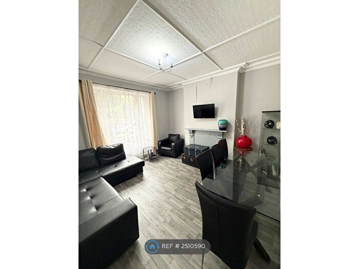 1 Bedroom Flat To Rent In Shepherds Bush, London, W12