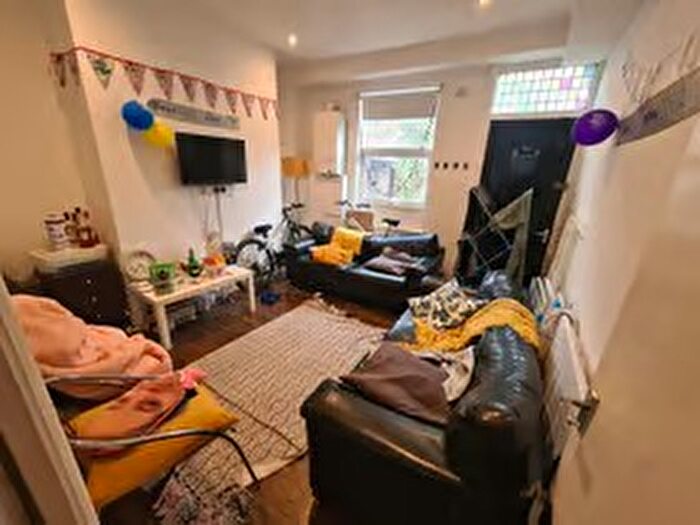 5 Bedroom Terraced House To Rent In School View, Leeds, West Yorkshire, LS6