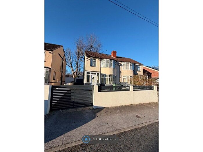 5 Bedroom Semi-Detached House To Rent In Newton Park View, Leeds, LS7