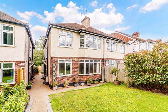 2 Bedroom Maisonette For Sale In Park View, Wandle Road, Morden, SM4
