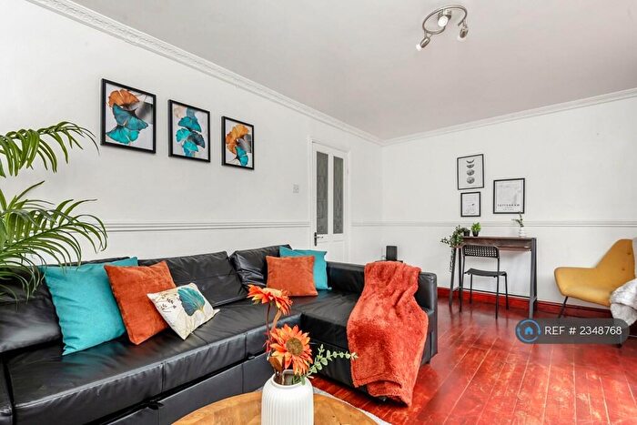 3 Bedroom Semi-Detached House To Rent In Stamford Road, Seven Sisters, N15