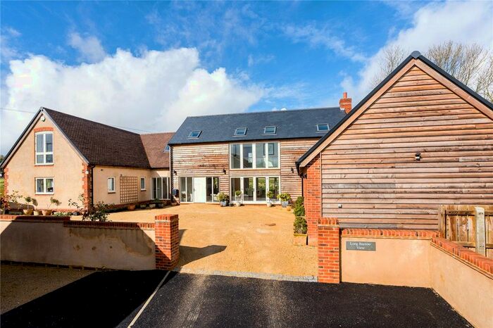 5 Bedroom Detached House For Sale In East Kennett, Marlborough, SN8